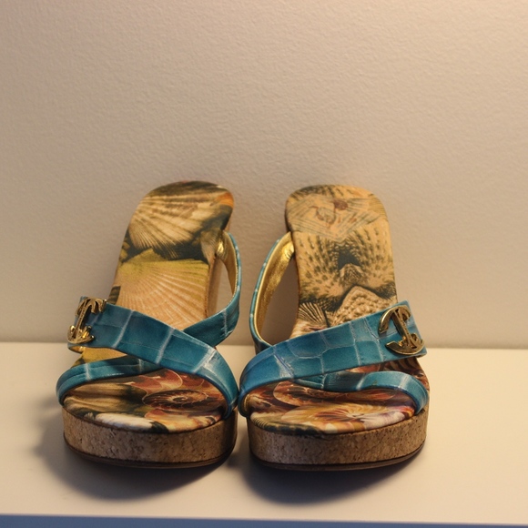 Just Cavalli Cool Platform Wedge Sandals. - Picture 6 of 8